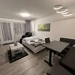 Relax-apartment Mit Indoor-pool, Sauna, Massagesessel Und Netflix