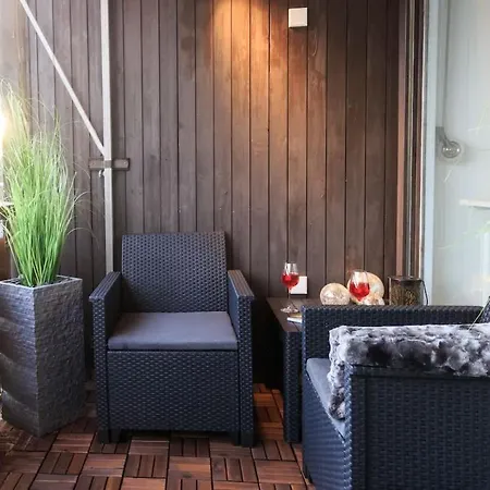 Relax-apartment Mit Indoor-pool, Sauna, Massagesessel Und Netflix דירה סכונאץ'