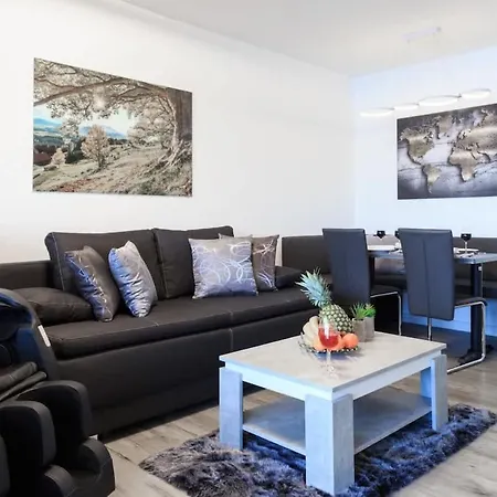 Relax-apartment Mit Indoor-pool, Sauna, Massagesessel Und Netflix דירה *