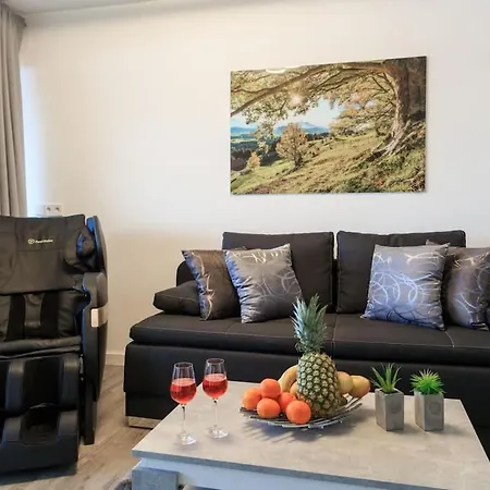 Relax-apartment Mit Indoor-pool, Sauna, Massagesessel Und Netflix * סכונאץ'